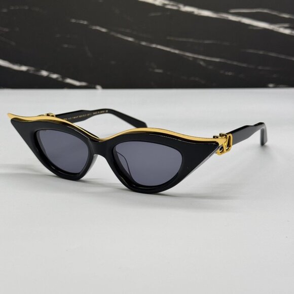 NEW VALENTINO V-GOLDCUT-II  BLACK WOMEN VALENTINO SUNGLASSES VLS-114A main image 8